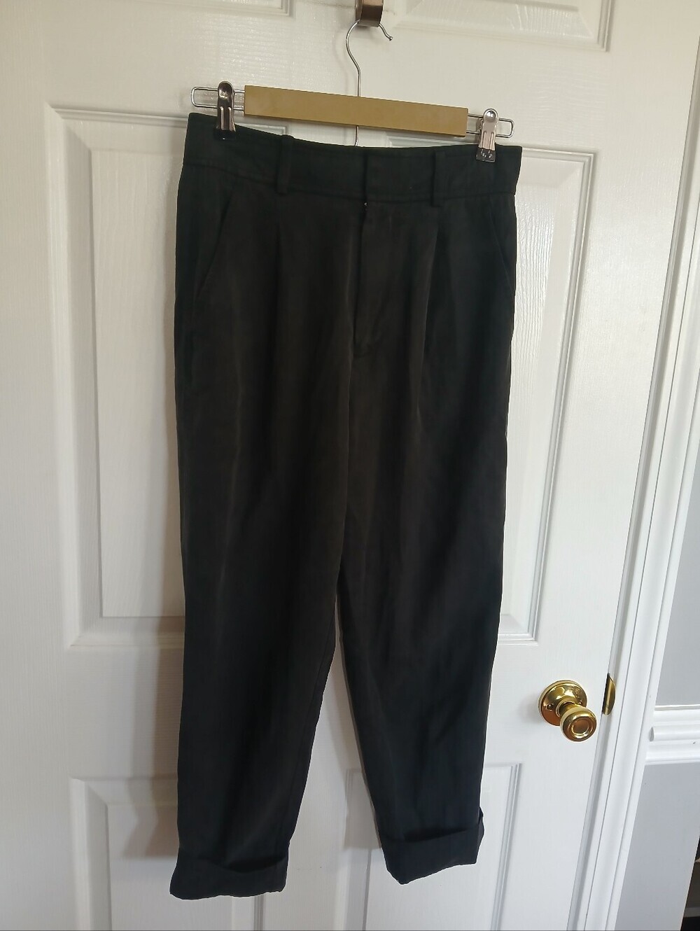 Everlane Black Dress Trousers with Tapered Leg Classic Office Business Basic